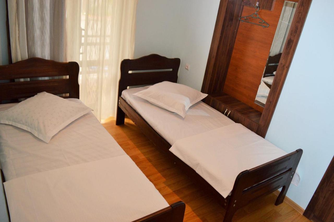 Hotel Tedi 克瓦雷利 外观 照片