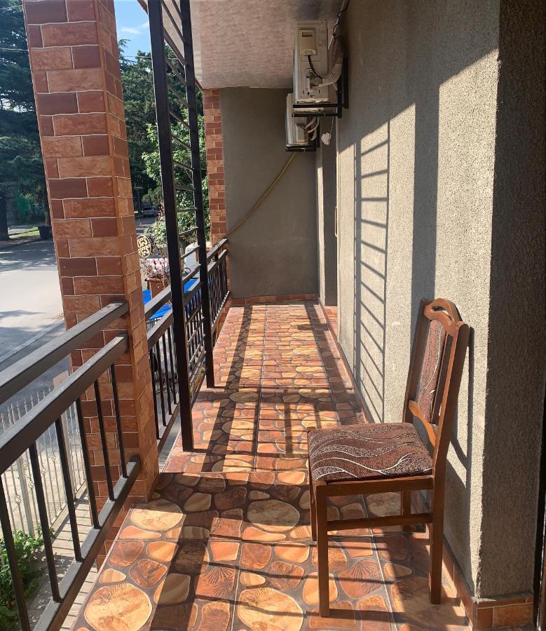 Hotel Tedi 克瓦雷利 外观 照片