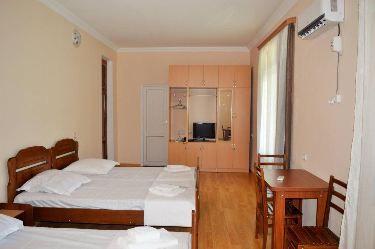Hotel Tedi 克瓦雷利 外观 照片