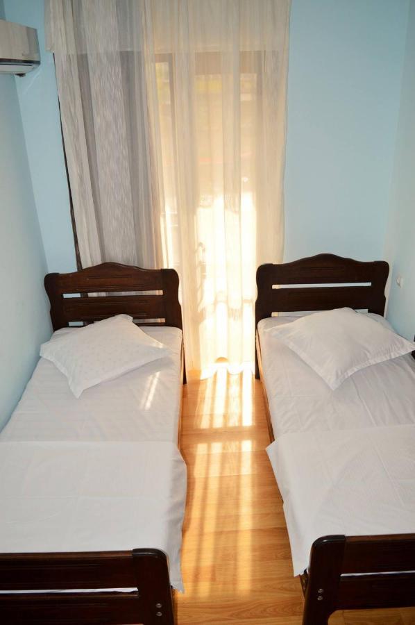 Hotel Tedi 克瓦雷利 外观 照片