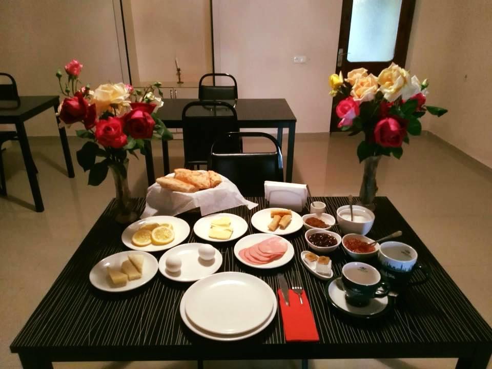Hotel Tedi 克瓦雷利 外观 照片