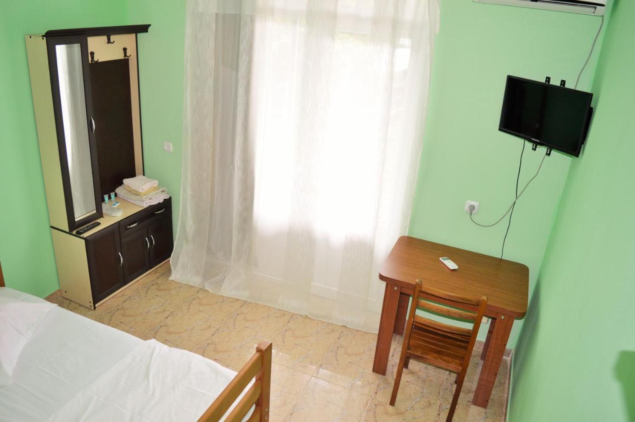 Hotel Tedi 克瓦雷利 外观 照片