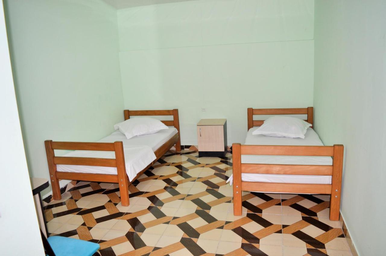 Hotel Tedi 克瓦雷利 外观 照片