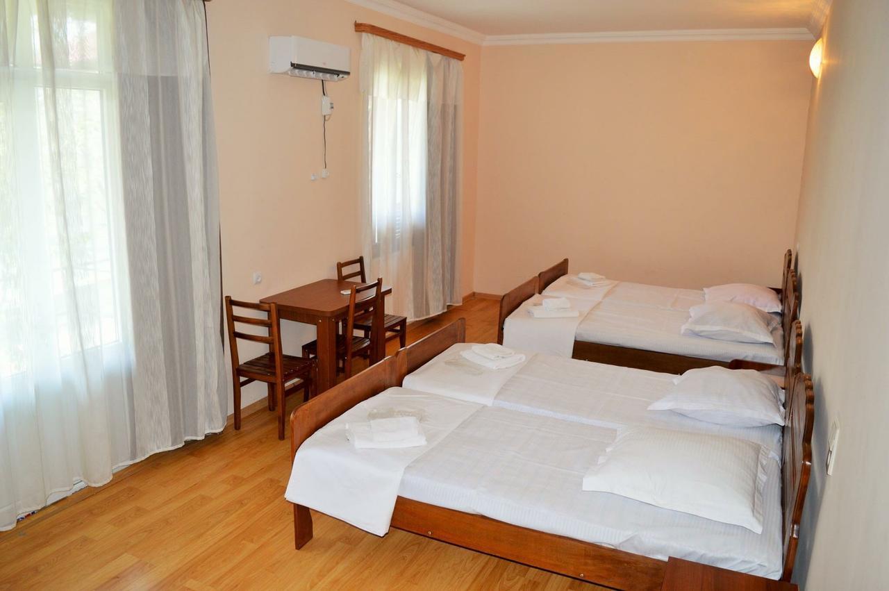 Hotel Tedi 克瓦雷利 外观 照片